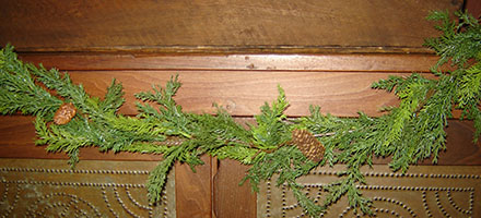 CT342 Prickly Pine Garland