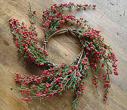 CT451 Red Christmas Berry & Cedar Wreath