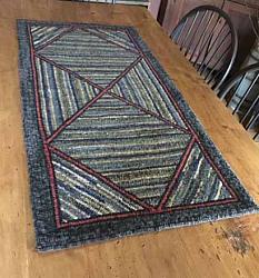 HR148 Diamonds & Triangles Hooked Rug Runner