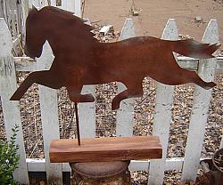 MO279 Rusty Tin Horse Weathervane