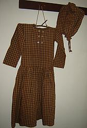 MO349 Child's Brown Check Dress & Bonnet