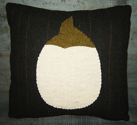 PW154 White Pumpkin Wool Applique Pillow