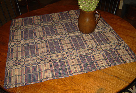 WV236 Yorktown Red/Tan/Blue Table Square